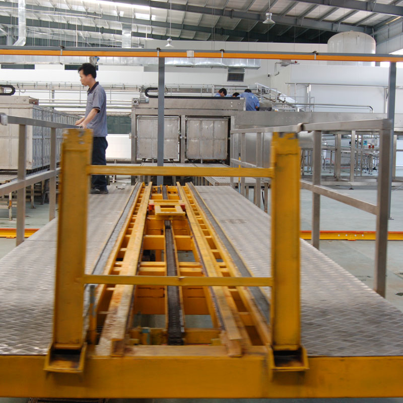 廣東三水隱雪--加多寶涼茶每分鐘800罐生產(chǎn)線